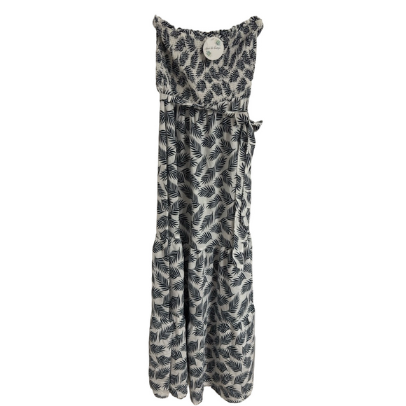 ee:some Dresses & Skirts - NWT ee:some Beachside Living Navy & White Smocked Sleeveless Maxi Dress Size L